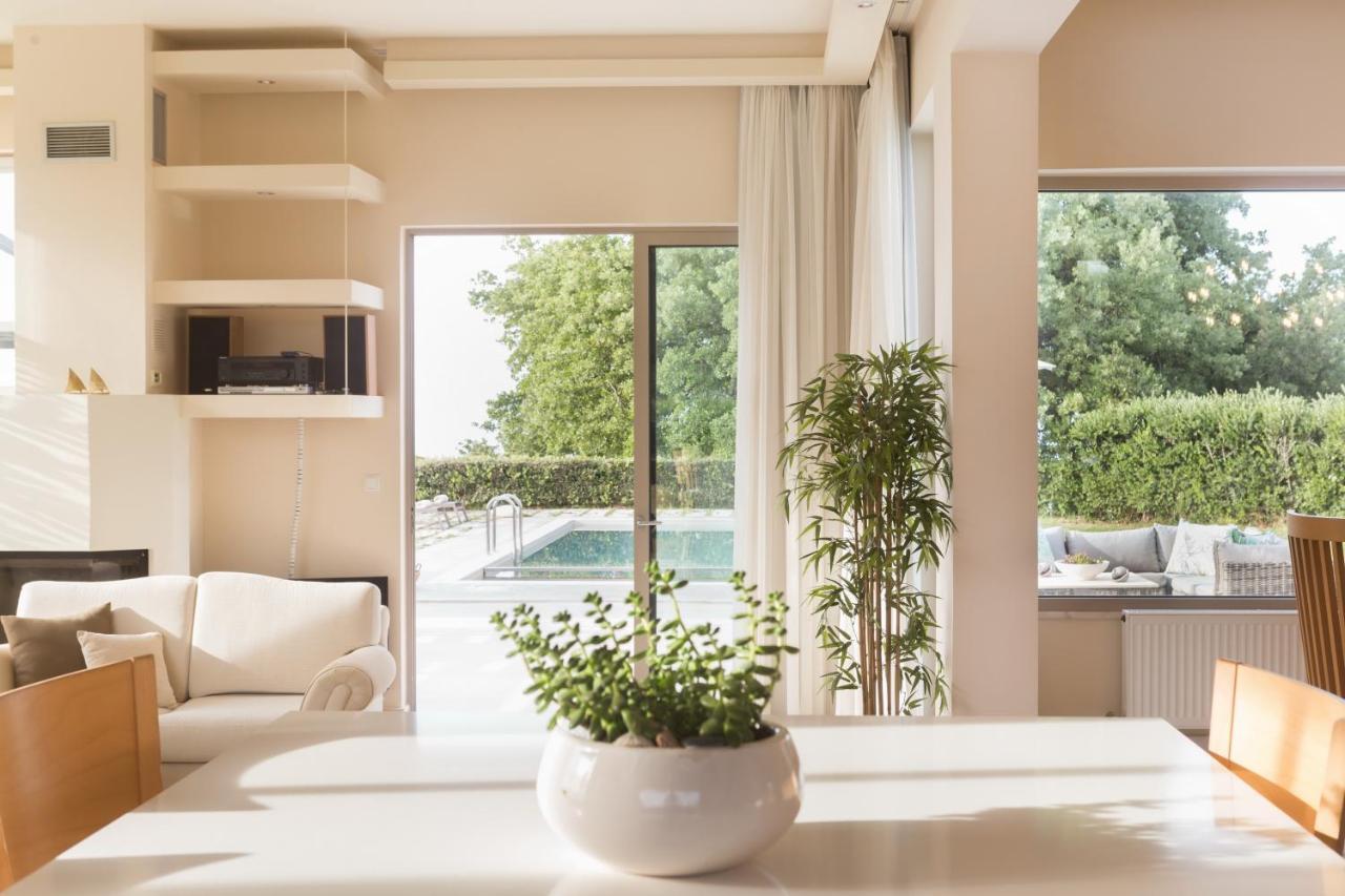 Lux Villa Mia With Heated Pool, 2Km To Beach & Childrens Area! Mikro Metochi Eksteriør billede