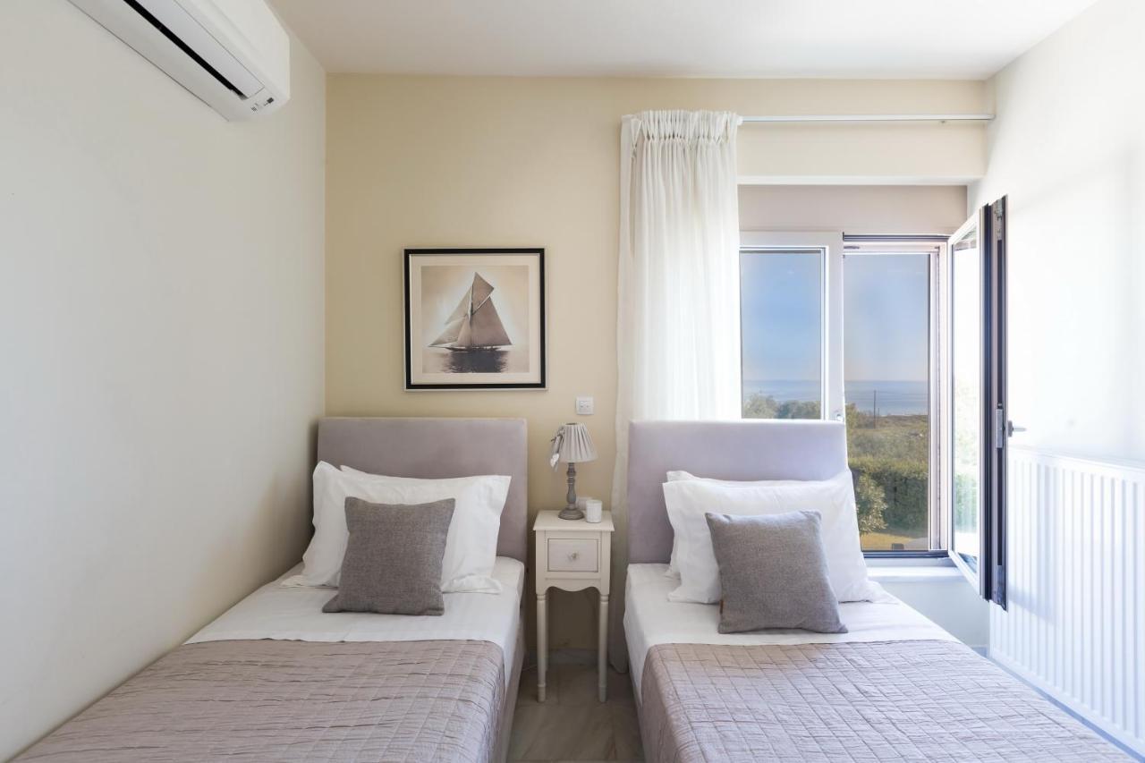Lux Villa Mia With Heated Pool, 2Km To Beach & Childrens Area! Mikro Metochi Eksteriør billede