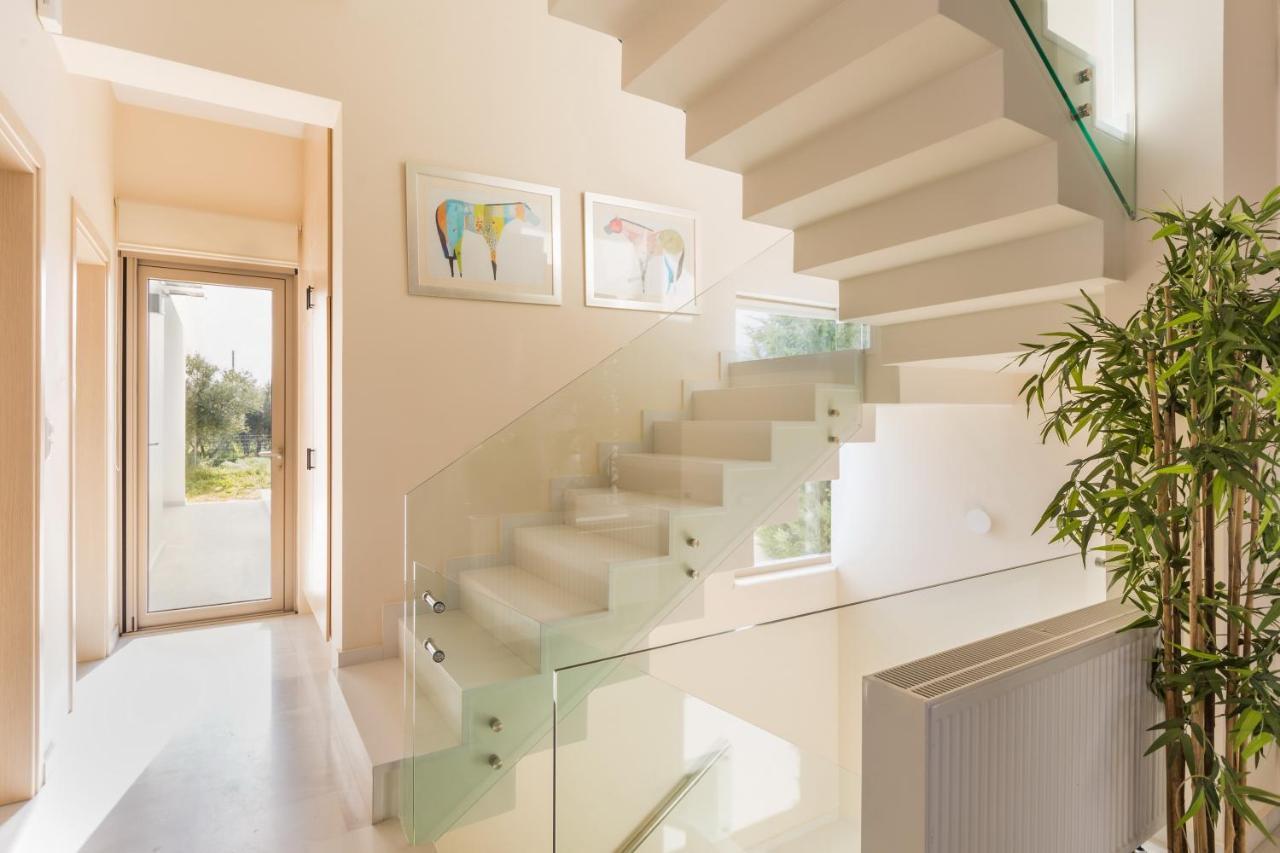 Lux Villa Mia With Heated Pool, 2Km To Beach & Childrens Area! Mikro Metochi Eksteriør billede