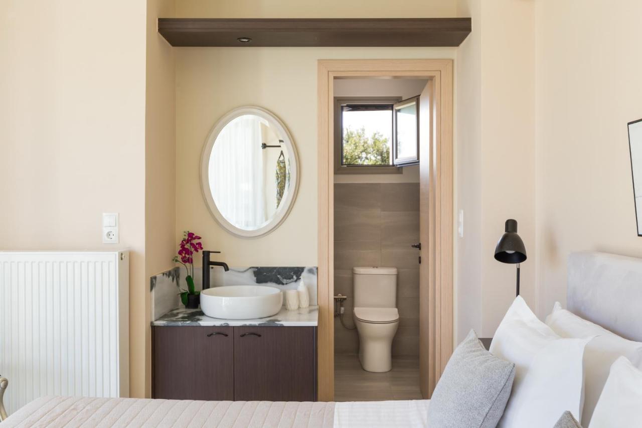 Lux Villa Mia With Heated Pool, 2Km To Beach & Childrens Area! Mikro Metochi Eksteriør billede
