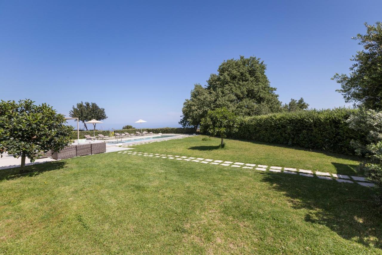 Lux Villa Mia With Heated Pool, 2Km To Beach & Childrens Area! Mikro Metochi Eksteriør billede