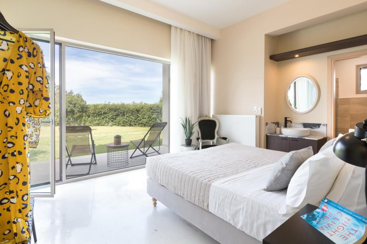 Lux Villa Mia With Heated Pool, 2Km To Beach & Childrens Area! Mikro Metochi Eksteriør billede
