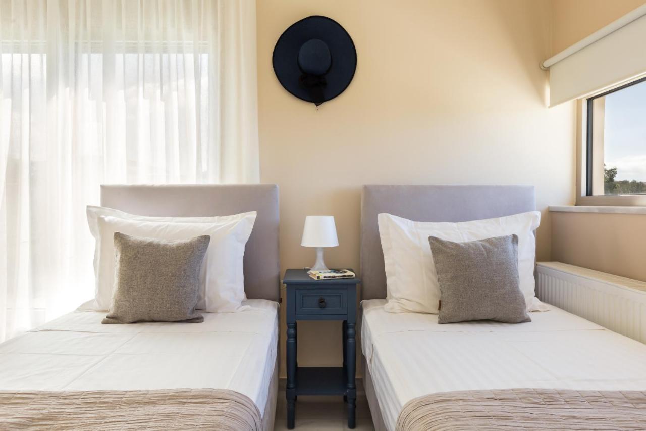 Lux Villa Mia With Heated Pool, 2Km To Beach & Childrens Area! Mikro Metochi Eksteriør billede