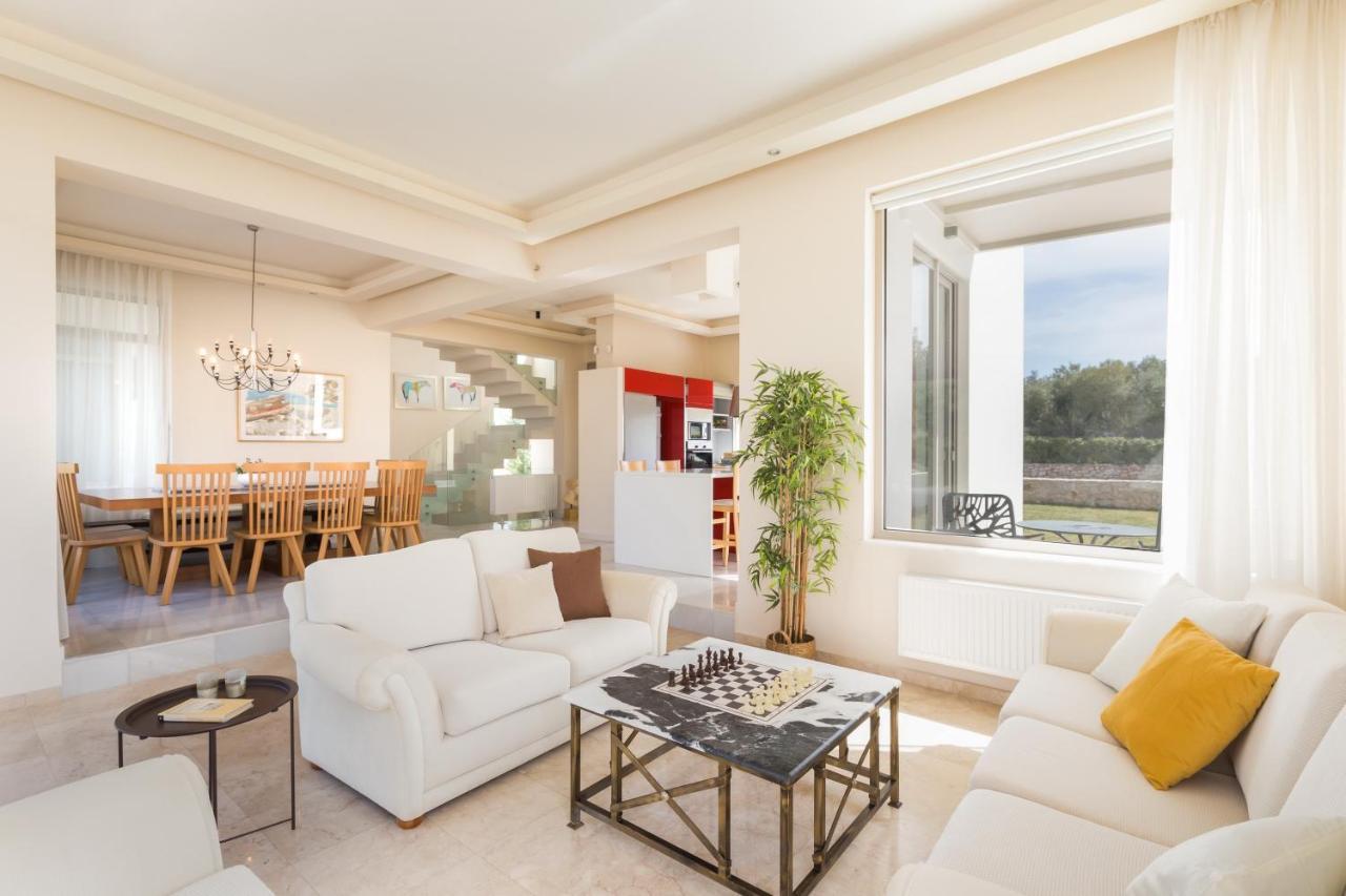 Lux Villa Mia With Heated Pool, 2Km To Beach & Childrens Area! Mikro Metochi Eksteriør billede