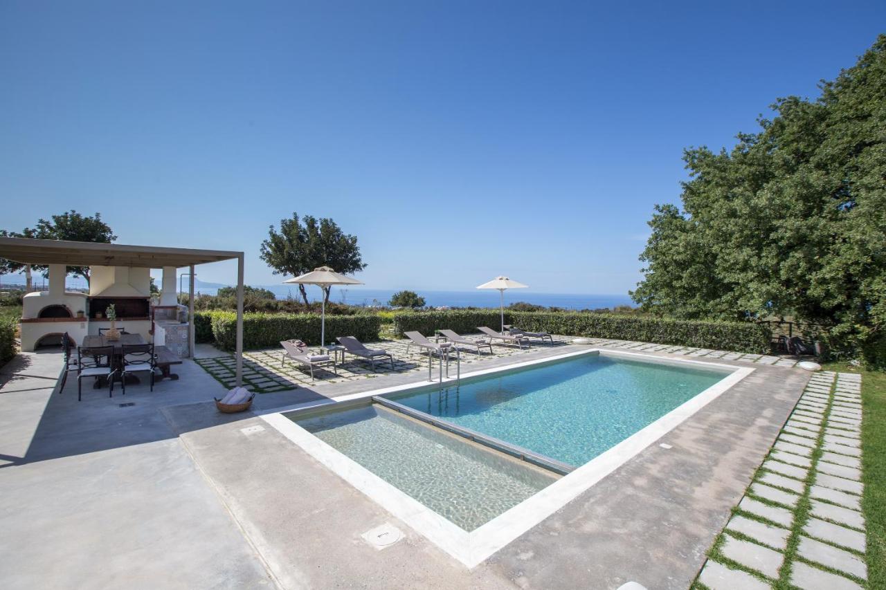 Lux Villa Mia With Heated Pool, 2Km To Beach & Childrens Area! Mikro Metochi Eksteriør billede