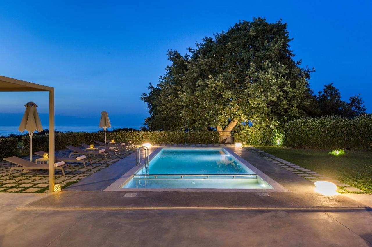 Lux Villa Mia With Heated Pool, 2Km To Beach & Childrens Area! Mikro Metochi Eksteriør billede
